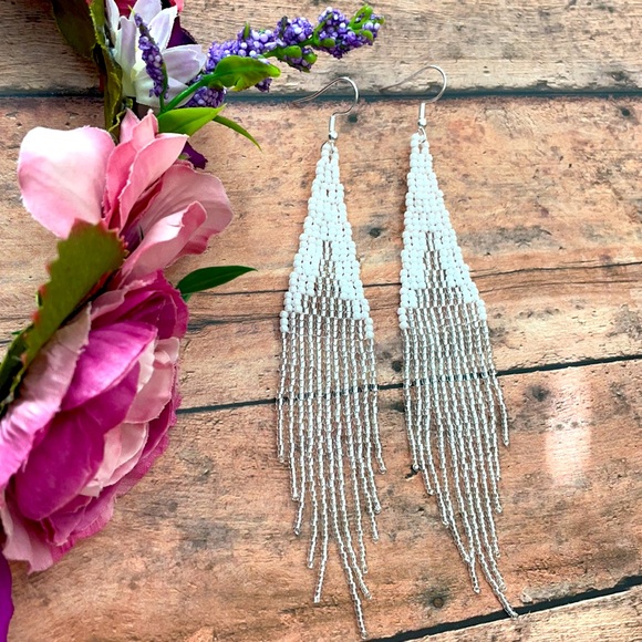 Silver white lone earring -No241 - Picture 3 of 5